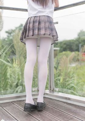 怪笑少女