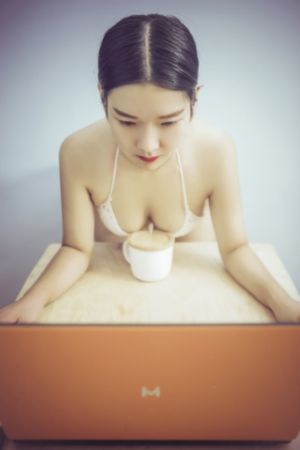 卷毛头