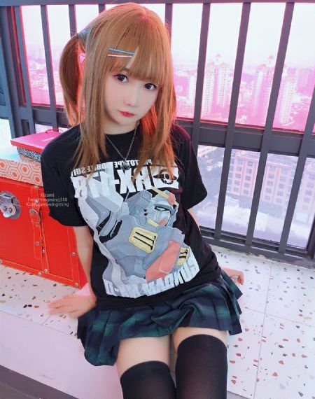 红十字背后
